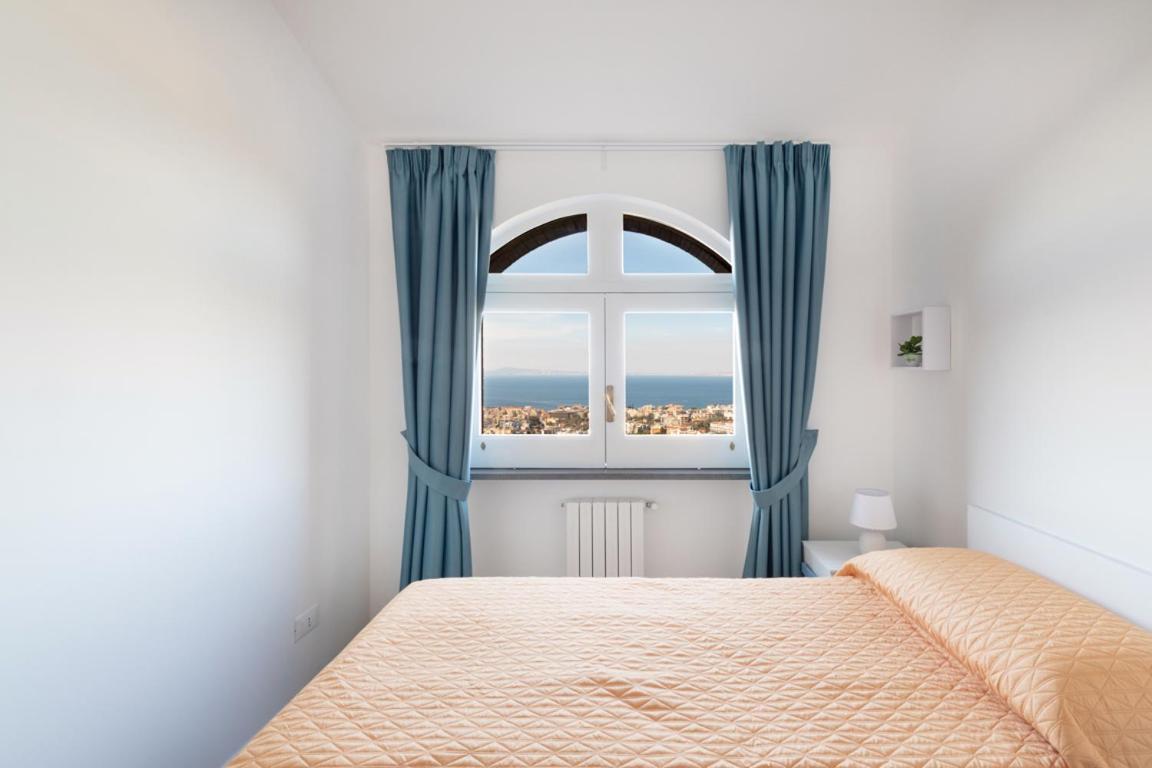 Sorrentovibes - Sea View Rooftop Apartment With Jacuzzi & Garden Eksteriør billede