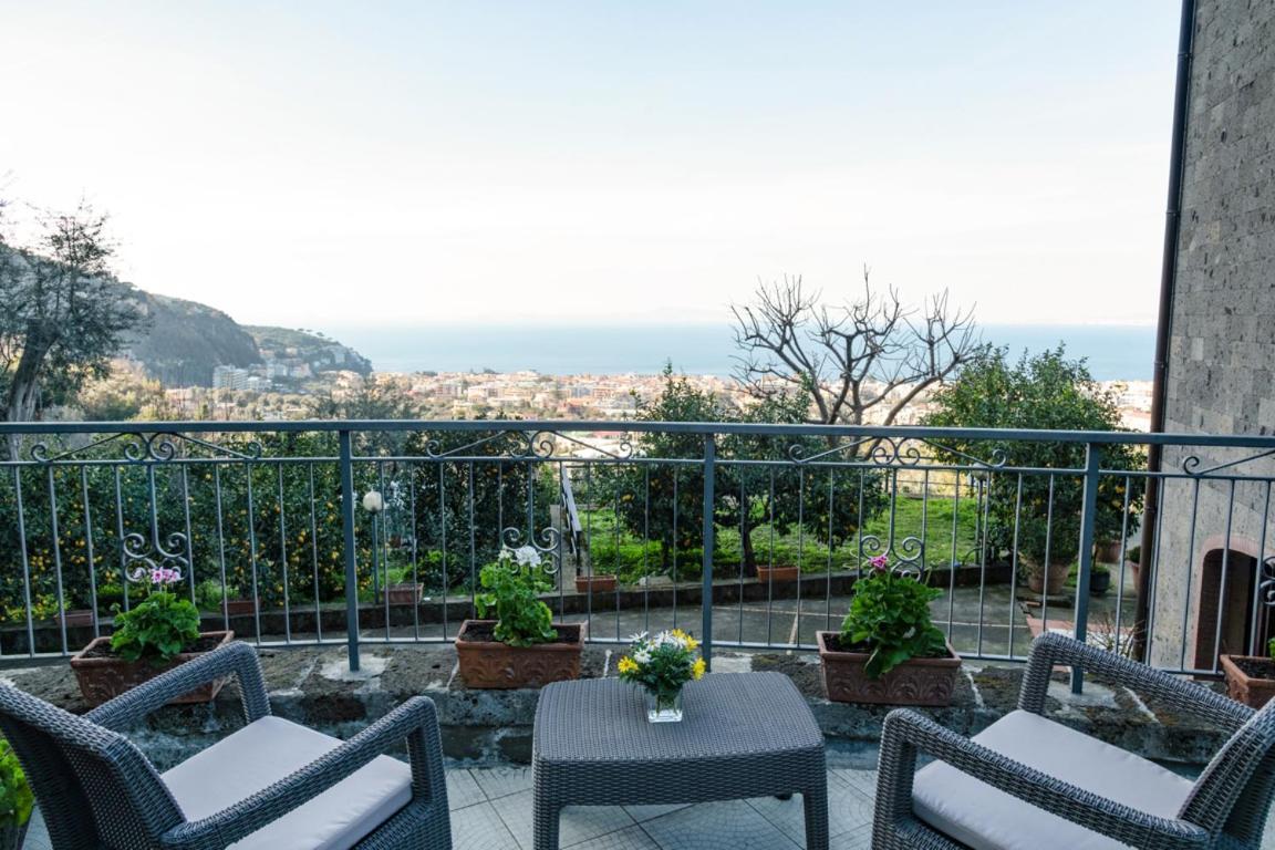 Sorrentovibes - Sea View Rooftop Apartment With Jacuzzi & Garden Eksteriør billede