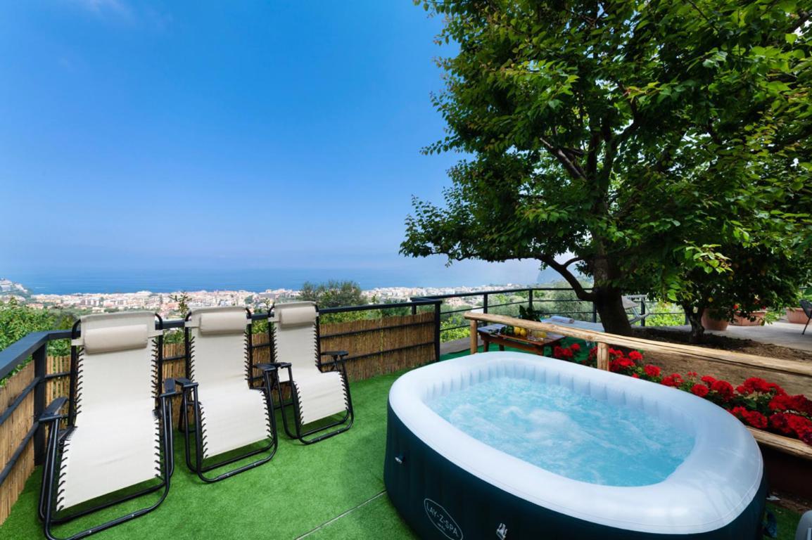Sorrentovibes - Sea View Rooftop Apartment With Jacuzzi & Garden Eksteriør billede
